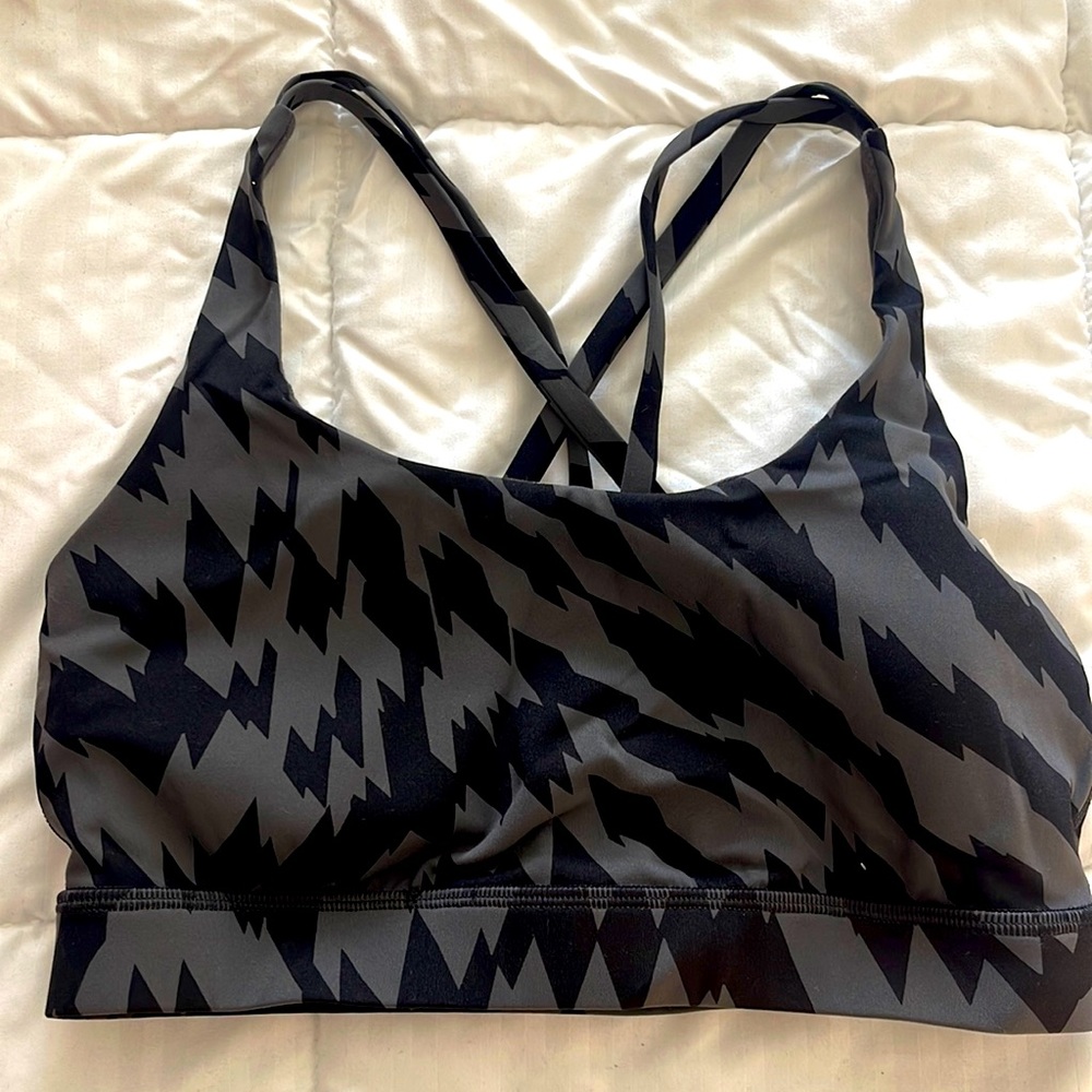 Brand new lululemon sports bra